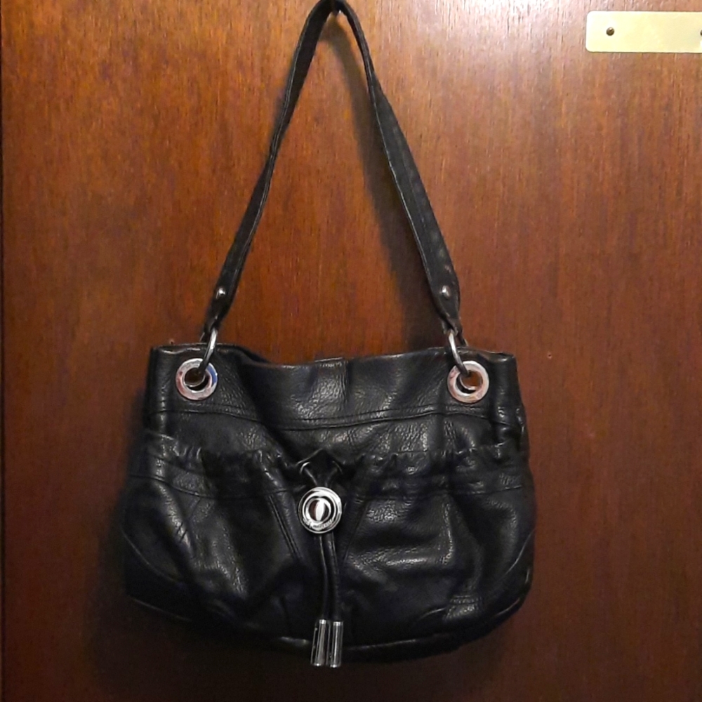 B Makowsky leather purse